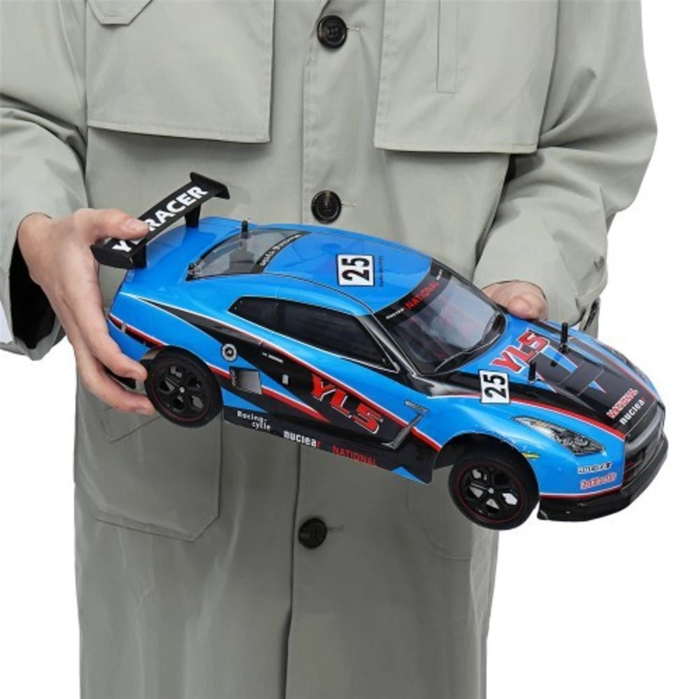 Yile 1:10 RC Huge Of Racing Drift Uzaktan Kumandalı Araba | 2.4 Ghz USB Şarj 20 Km/h Mavi 43 Cm 8+ Yaş ve Üzeri Çocuklar İçin