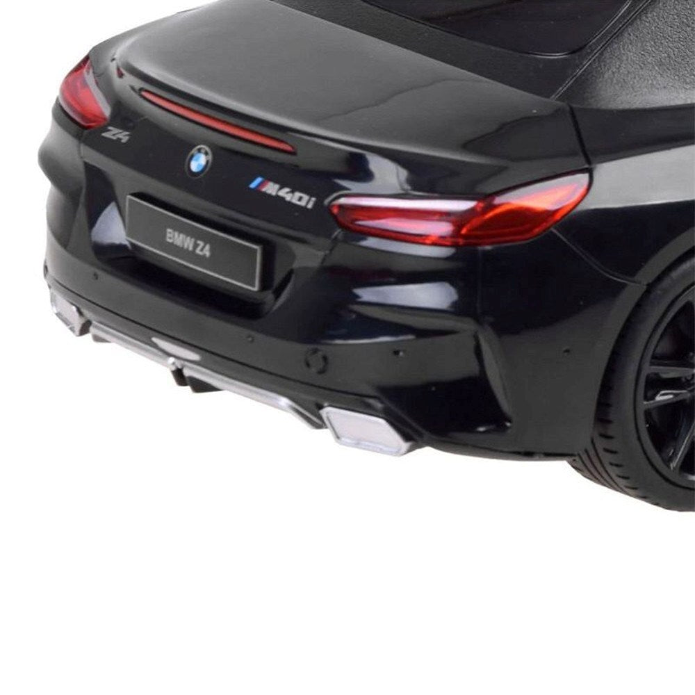 Rastar 1:18 RC Bmw Z4 Roadster Uzaktan Kumandalı Araba | 2.4 Ghz 18 Cm Işıklı Siyah 6+ Yaş ve Üzeri Çocuklar İçin