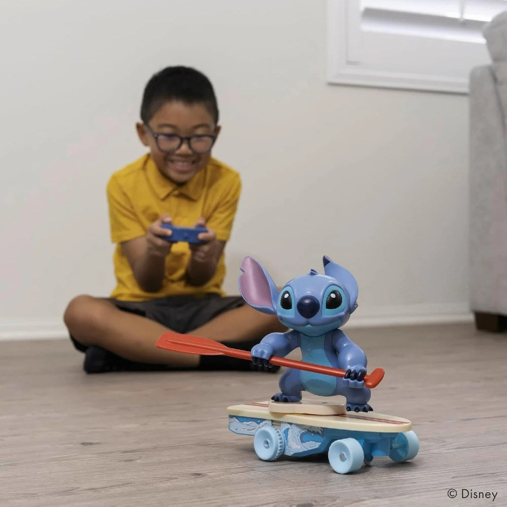 Jada 1:20 Surfer Stitch Uzakntan Kumandalı Araç | 2.4 Ghz 25 Cm Disney Lisanslı Wheelie (Ön Kaldırma) ve 360° Spin Fonksiyonlu +3 Yaş ve Üzeri Çocuklar İçin