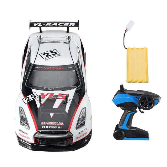 Yile 1:10 RC Huge Of Racing Drift Uzaktan Kumandalı Araba | 2.4 Ghz USB Şarj 20 Km/h Beyaz 43 Cm 8+ Yaş ve Üzeri Çocuklar İçin (Kopya)