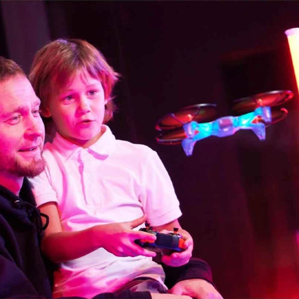 Revolt X15 Pro Night Hawk Stunt Drone Uzaktan Kumandalı Drone 2.4 Ghz Işıklı USB Şarjlı | 8 Yaş ve Üzeri Çocuklar İçin