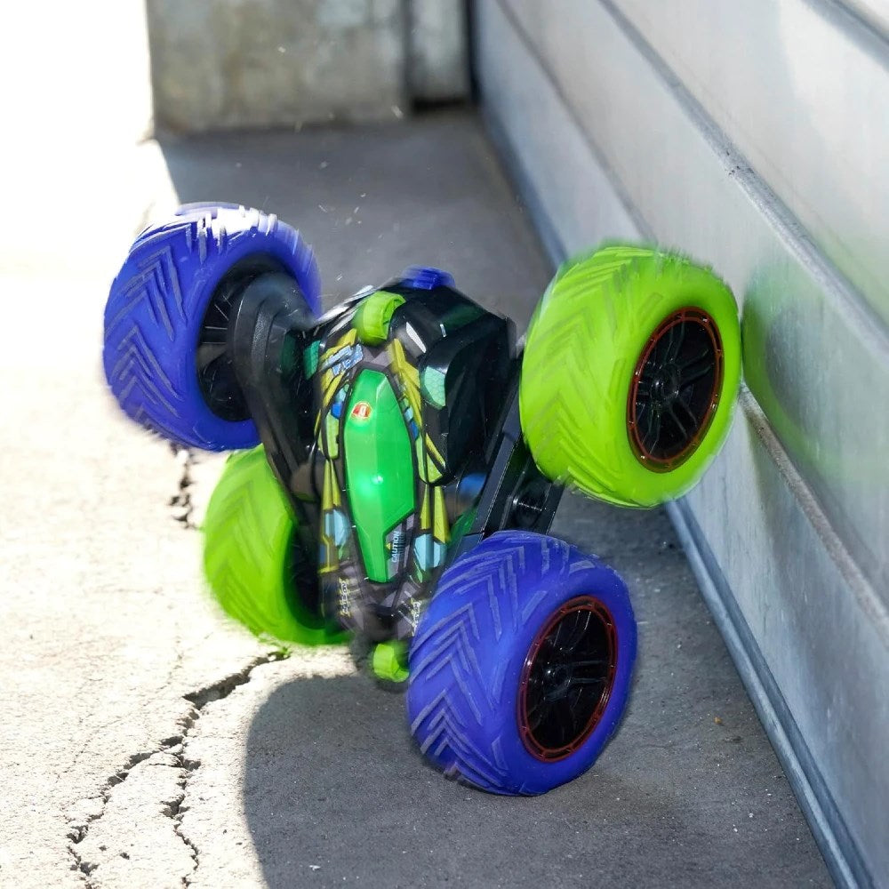 Dickie 1:18 RC Cyber Flip Uzaktan Kumandalı Araba | 2.4 Ghz USB Şarj 22 Cm 12 Km/s 360° Akrobasi Hareketleri ve Led Işıkları 6+ Yaş ve Üzeri Çocuklar İçin