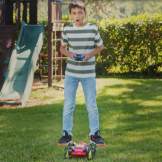 Nikko 1:12 Rock Crushr 4WD Uzaktan Kumandalı Araba 2.4 Ghz 14 km/s USB Şarjlı 33 Cm Red Lightning | 6 Yaş ve Üzeri Çocuklar İçin