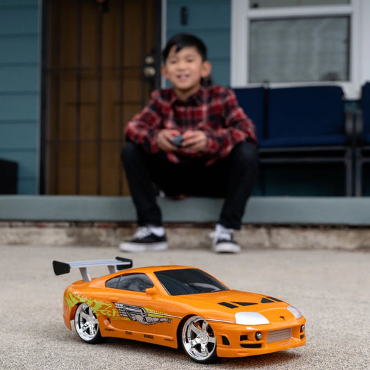 Jada 1:16 RC Brian's Toyota Supra MK4 Uzaktan Kumandalı Araba | 2.4 Ghz USB Şarj 29 Cm Turbo Fonksiyon Fast & Furious Turbo Modlu 6+ Yaş ve Üzeri Çocuklar İçin